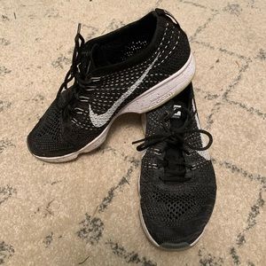 Flyknit zoom